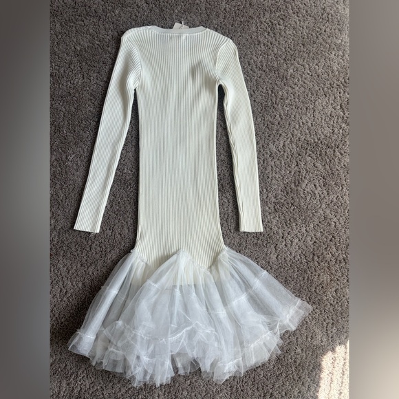 Brand new white dress - Picture 3 of 3